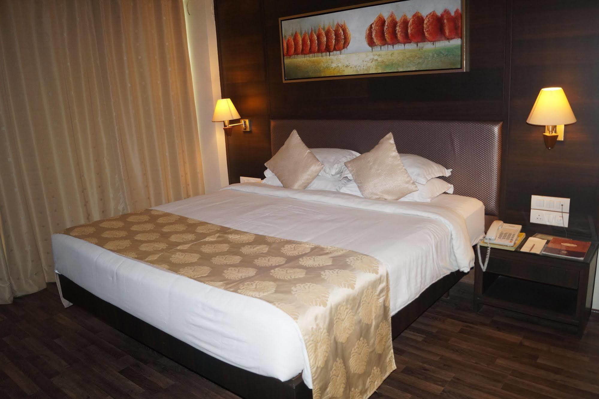 The President-A Boutique Hotel Ahmedabad Extérieur photo